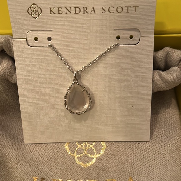 Kendra Scott silver necklace brand new never worn tags still on - Picture 2 of 2